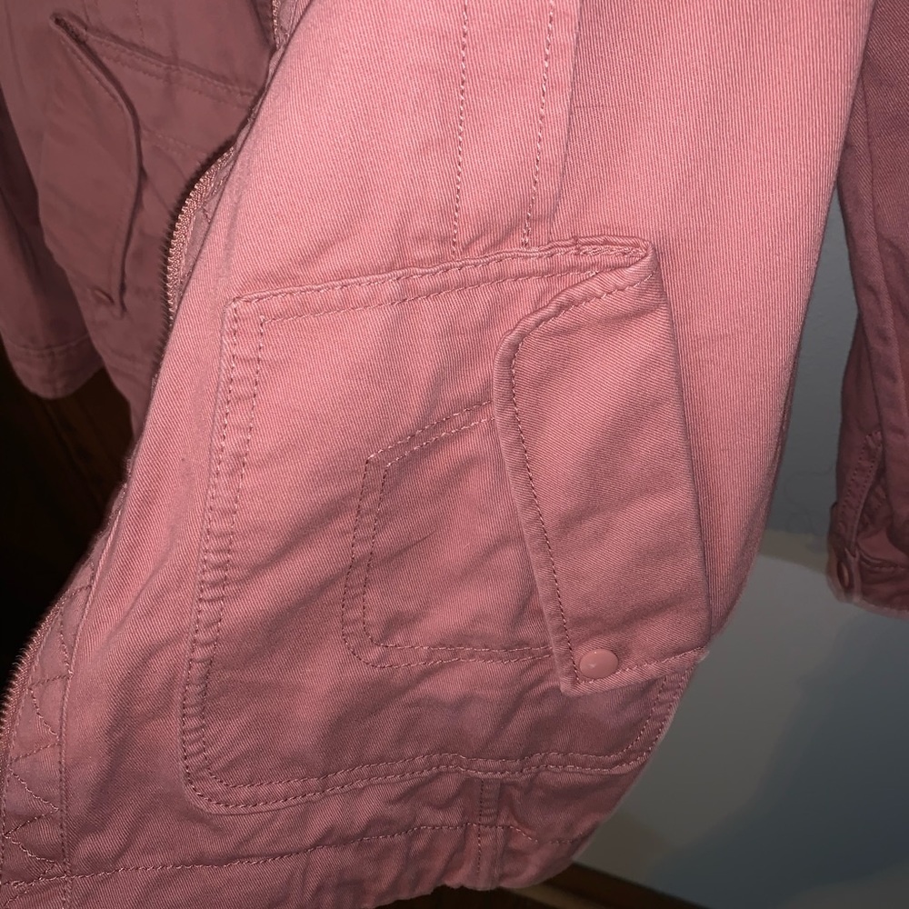 Jacket !! 🤍 - Picture 3 of 5